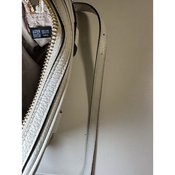 Michael Kors White Cross Body Bag With belt Loops - Picture 6 of 11